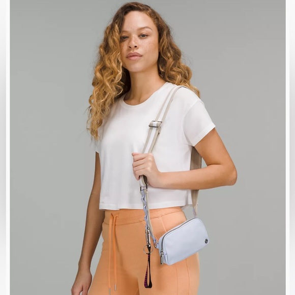 Lululemon Pastel Blue / Raw Linen Everywhere Crossbody Bag - Picture 3 of 8